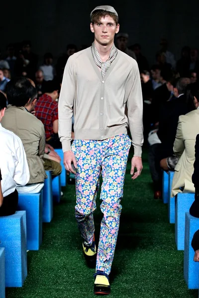 Look 14